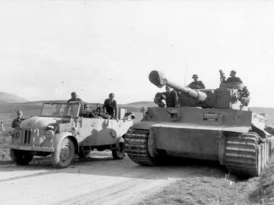 Tiger I number 131 of Schwere Abteilung 501 in Tunisia DAK Afrika Korps