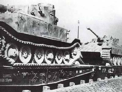 Tiger (P) Porsche number 003 and Panther with Panzer IV turret of the s.Pz.Jg.Abt. 653 Eastern Front 1944