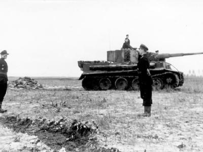 Tiger and Panzersoldat Oberleutnant Knauth from sPzAbt.505, Eastern Front