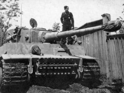 Early Tiger code II of schwere Panzer Abteilung 502 1943