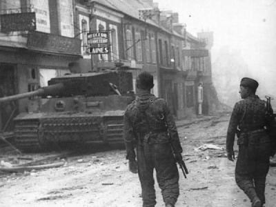 Destroyed Tiger Ausf E of schwere SS-Panzer-Abteilung 101, tank number 212 – Normandy 1944