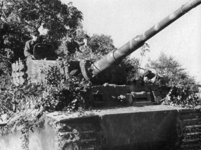 Tiger of Schwere SS Panzer Abteilung 102. Tank number 211, France 1944 front view