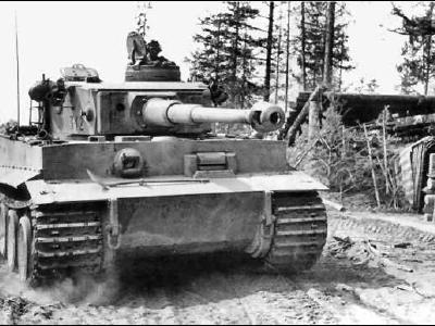 Early production heavy tank Tiger I of the Schwere Panzer Abteilung 502, tank number 312
