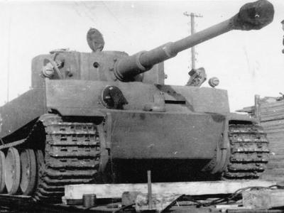 Tiger tank being transported on rail car, schwere Panzer Abteilung 502