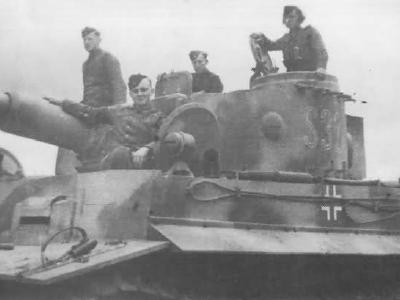 Tiger I tank code S32 of Schwere Panzerkompanie SS-Panzer Regiment 2 Das Reich