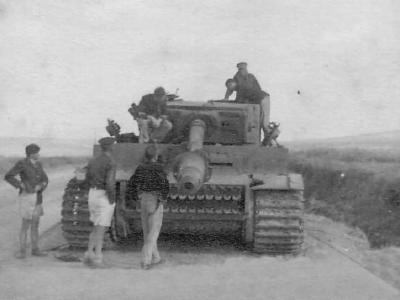 Captured Tiger I number 121 of the schwere Panzer Abteilung 504 (sPzAbt. 504). Afrika Korps Tunisia 1943