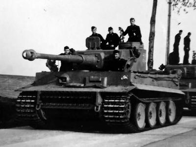 Early Tiger tanks and crews of the schwere panzer abteilung 505