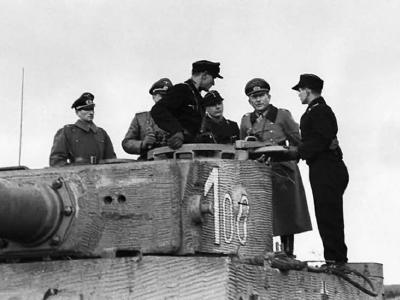 Heinz Guderian and Tiger number 100 of Schwere Panzer-Abteilung 507 1944