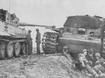 Tiger I number 223 of Schwere Panzer-Abteilung 502 and KV-1S tank 1943