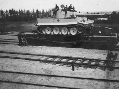 Tiger I tank transport 5