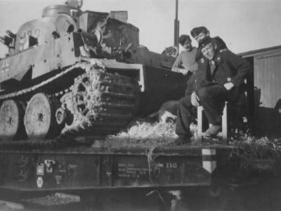 Tiger I of the Schwere Panzer Abteilung 503, tank number 112. Crew, rail transport