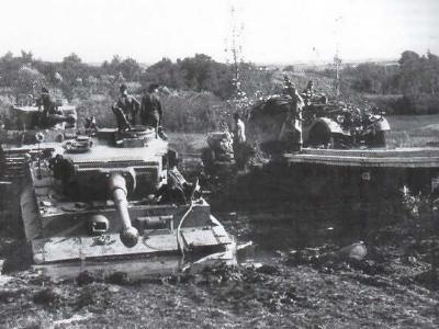 PzKpfw VI Tiger I Ausf. E of Schwere Panzer-Abteilung 503, tank number 332 2