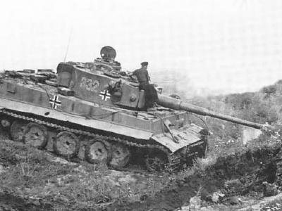 Panzerkampfwagen VI Tiger of Schwere Panzer-Abteilung 503, tank number 332 1943