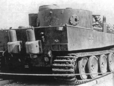 Tiger I tank number 100 of Schwere Panzer-Abteilung 502 rear view 2