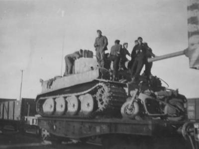 Tiger I of the Schwere Panzer Abteilung 502 rail transport
