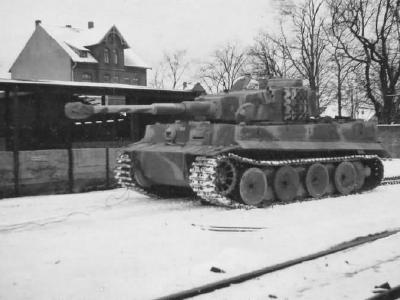Tiger I tank in winter