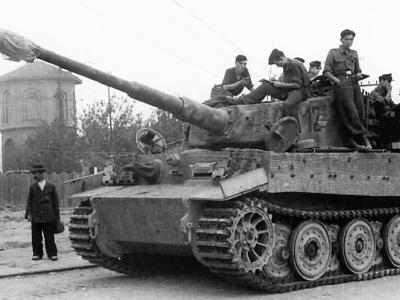 Tiger tank code A12 of the III/Panzer Regiment Grossdeutschland 1944 (late version)