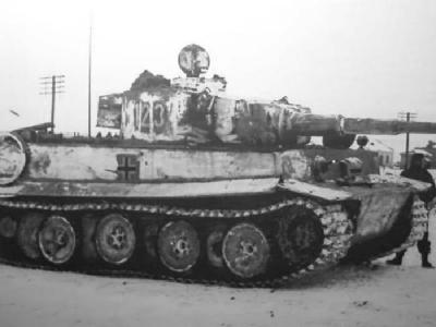 Whitewashed Panzer VI Tiger of the Schwere Panzer Abteilung 503, tank number 123. Near Rostov-on-Don January 1943