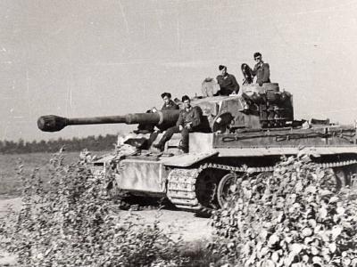 Early production heavy tank Tiger I of the Schwere Panzer Abteilung 502, tank number 311. Eastern front Summer 1943