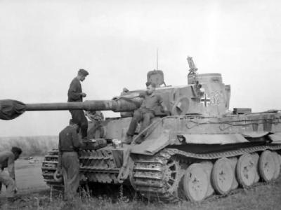 Early Panzerkampfwagen VI Tiger of Schwere Panzer-Abteilung 503, tank number 323