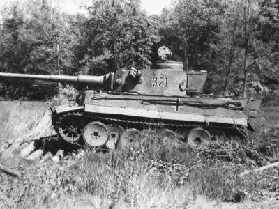 Panzer VI Tiger of Schwere Panzer-Abteilung 503, tank number 321 eastern front 1943