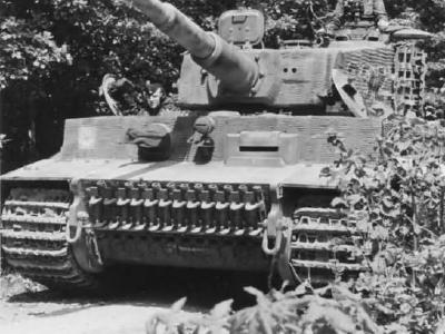 Panzer VI Tiger Ausf E of schwere SS-Panzer-Abteilung 101, tank number 232 – Normandy 1944