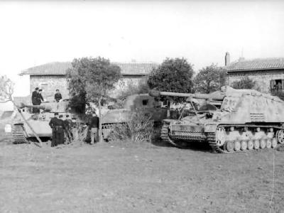 Tiger I Nashorn and Sherman tank Italy 1944 10
