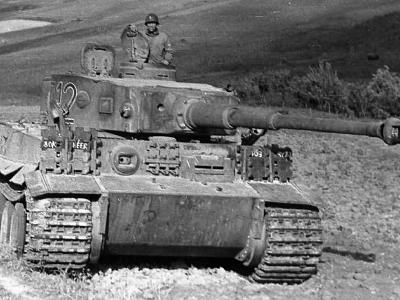 Captured Tiger I number 712 of Schwere Abteilung 501 Afrika Korps Tunisia