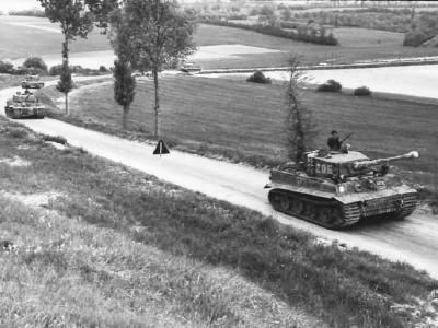 Panzer VI Tiger Ausf E of schwere SS-Panzer-Abteilung 101, tank number 205 – Normandy 1944