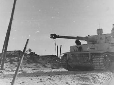 Early Tiger I of Schwere Panzer Abteilung 502, commander Lt. Meyer – winter camouflage eastern front 2