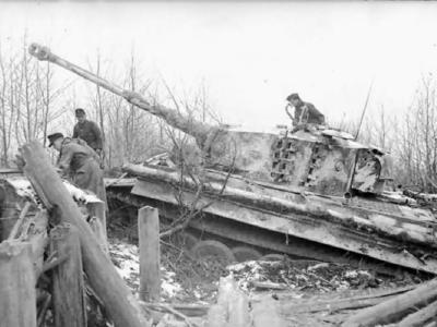 Tiger 223 of Schwere Panzer-Abteilung 505 winter Russia