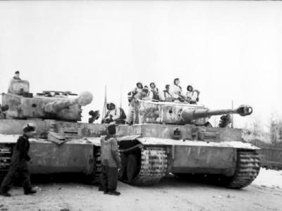 Tiger I number 221 and 224 of Schwere Panzer Abteilung 501 winter camo eastern front
