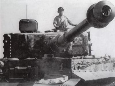 Waffen SS Tiger with zimmerit of the schwere SS-Panzer-Abteilung 102 1944
