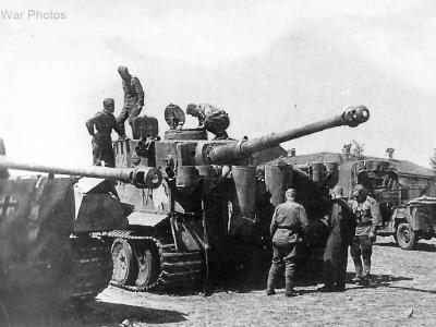 Captured Panther Ausf D and Tiger „132” of the Schwere Panzer Abteilung 503, Summer 1943 2