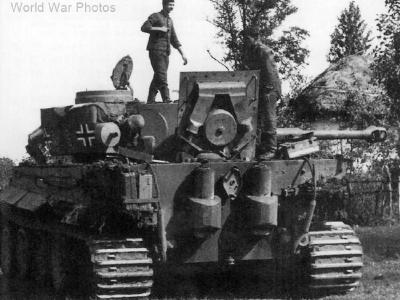 Tiger tank „323” of the Schwere Panzer Abteilung 503, Summer 1943