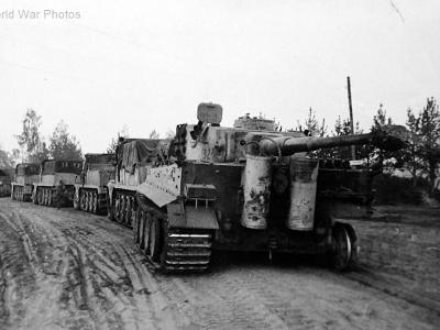 Tiger tank „321” of the sPzAbt 502 being towed by FAMO