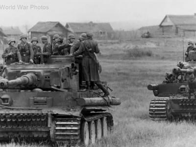 Tigers 112 and 121 from Schwere Panzer Abteilung 505