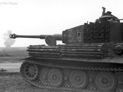 Late Tiger „300” of schwere Panzer Abteilung in action, 1944