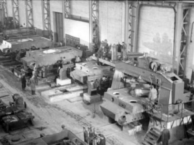 Assembly line at the Henschel factory 10