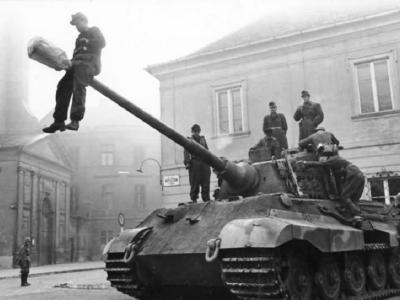 King Tiger tank with zimmerit of the schwere Panzer Abteilung 503. Tank number 231, Budapest Hungary 1944