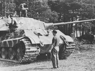 King Tiger tank zimmerit of the schwere Panzer Abteilung 503. Tank number 301. France 1944