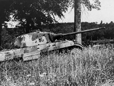 King Tiger tank of the Schwere SS Panzer-Abteilung 501. Tank number 008.