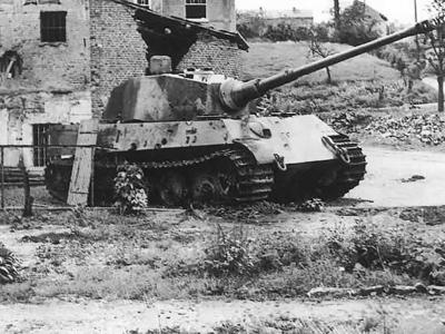 King Tiger tank number 222 of the schwere SS Panzer Abteilung 501.
