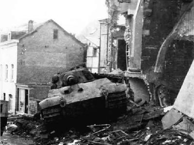 King Tiger tank of the Schwere SS Panzer-Abteilung 501. Tank number 105. Stavelot December 1944 2