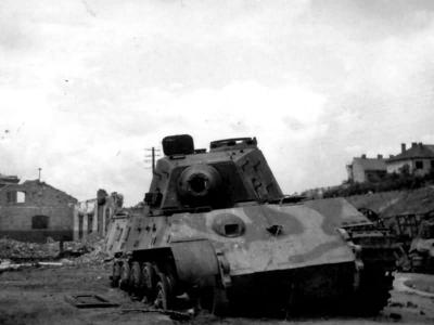 German Tiger II tank of the schwere panzer abteilung 509 Eastern Front 1945