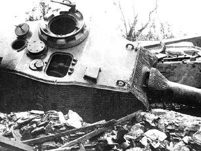 Tiger 2 tank with Porsche turret and zimmerit. Schwere Panzer-Abteilung 503 , France 1944