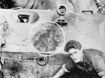 King Tiger tank with zimmerit of the schwere Panzer Abteilung 503. Tank number 301. France 1944 front view