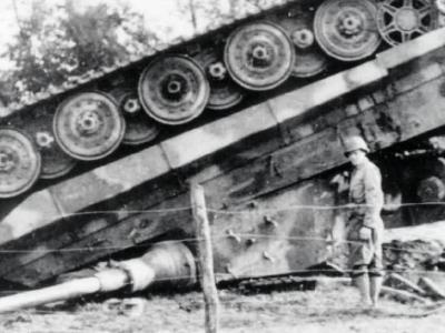 King Tiger of Schwere SS-Panzer-Abteilung 101. Tank number 121, La Capelle, France 1944