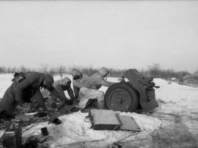 Grossdeutschland 0128 03 Russland Infanteriegeschutz im Schnee