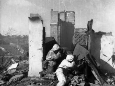 Grossdeutschland 0129 26 Bei Belgorod Infanterie im Gefecht